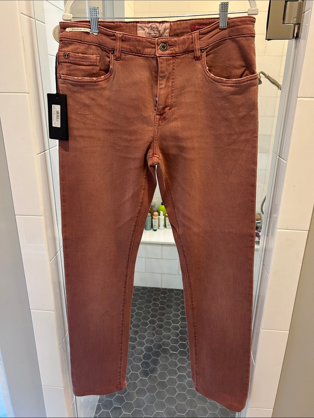 Relaxed Fit Men's Jeans in Rust